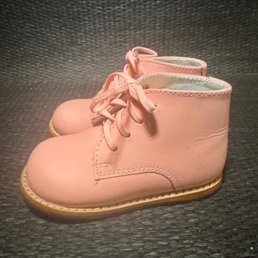 Josmo Plain Walking Shoes